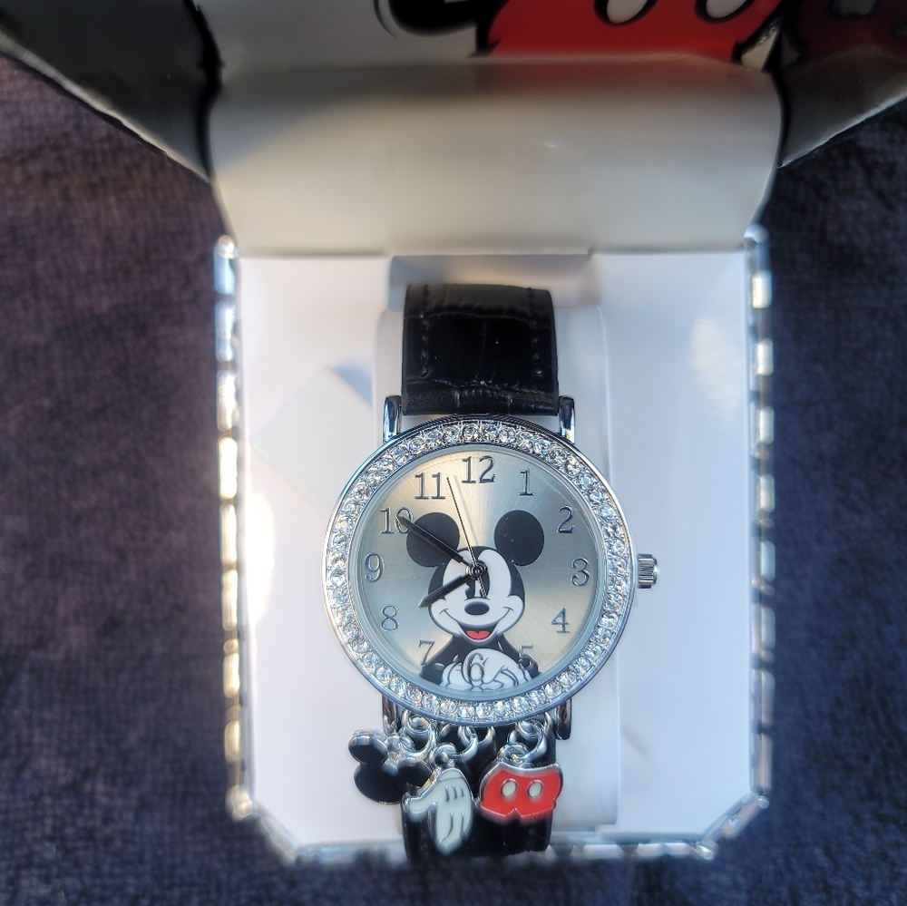 🌟 3/$40 Disney Mickey Charm Watch - Picture 2 of 7